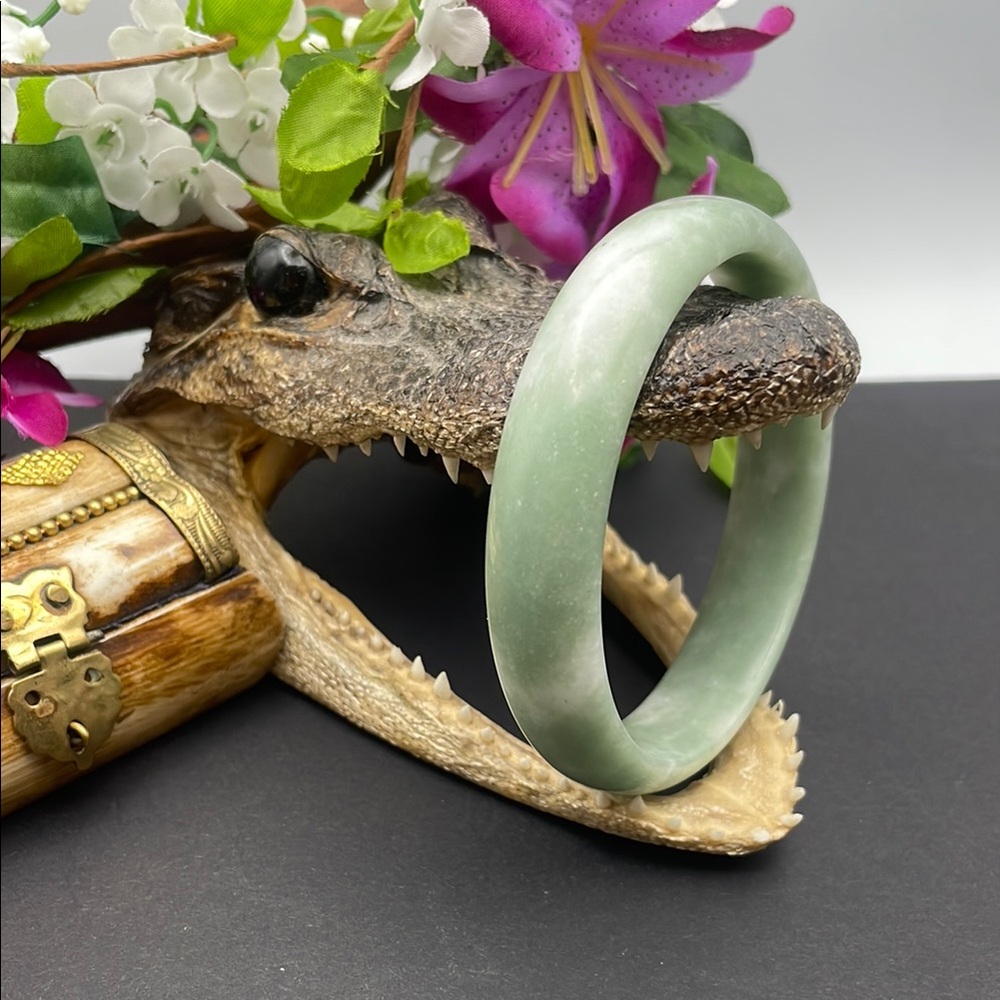 Serpentine stone bangle